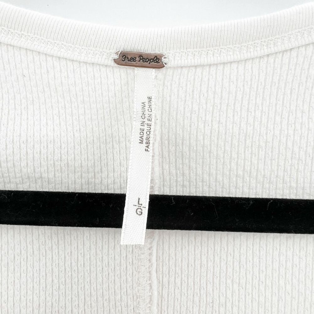 Free People Ski Lodge Alphine Henley Thermal Top Women L White Blue Crochet Cuff - Picture 6 of 7